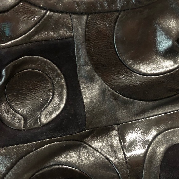 Authentic Coach Genuine leather and suede beautiful C pattern handbag - Picture 15 of 16